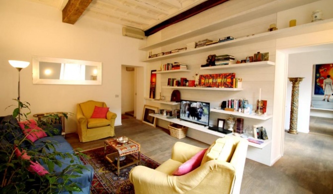 Trevi Fountain 2BR Apartment
