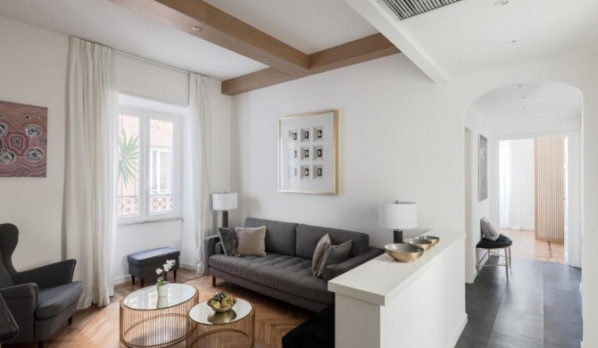 Ultra-stylish modern flat at the Trevi Fountain