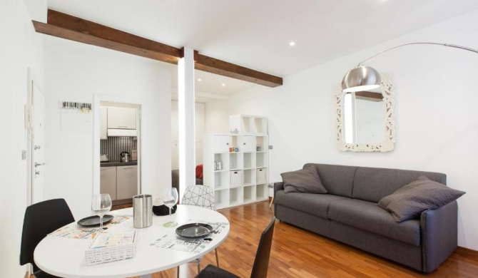 Urbana Lodge, Monti