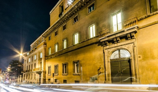 Luxury Rooms H 2000 Roma