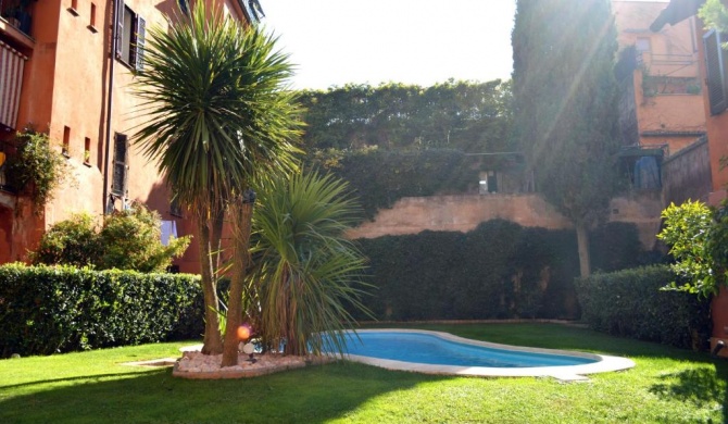 Monolocale con piscina a Trastevere