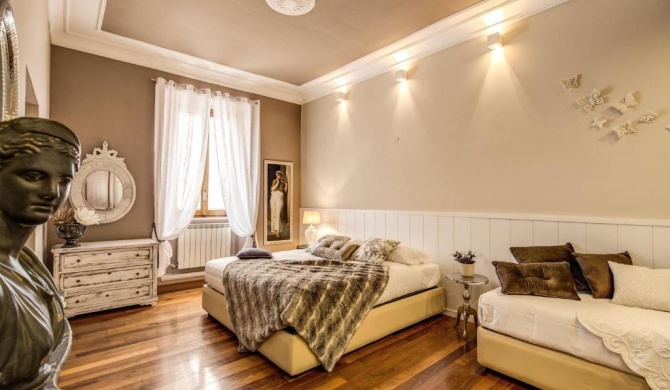 Spanish Steps Miracle Suite