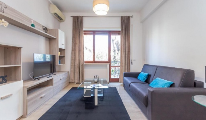 St Peter Cozy 2 BDR apartment with Garage