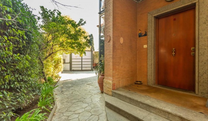 St Peter's Spacious 3 BDR with Private Parking and Garden