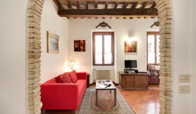 Stunning Pantheon Apartment