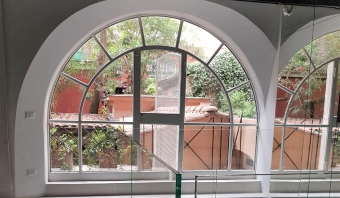 Stunning Property In Heart Of Most Charming And Elegant Area Of Rome