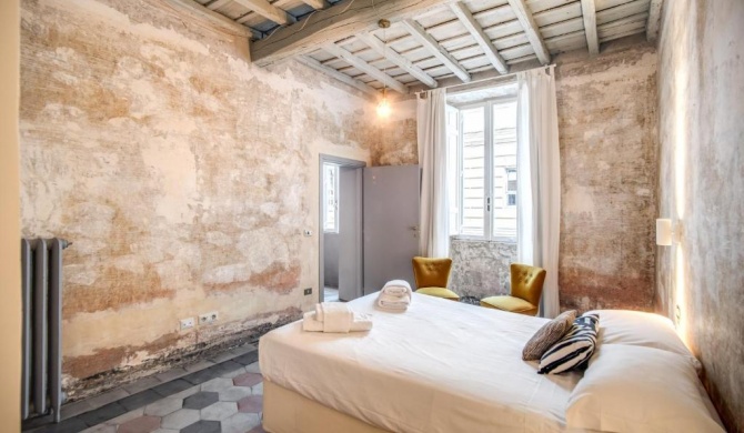 Stylish flat near Fori Imperiali ruins