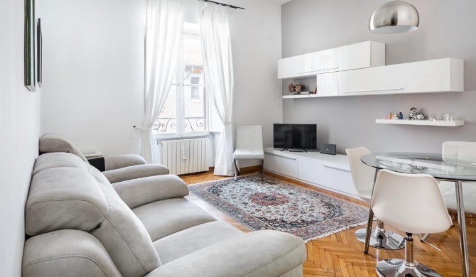 Sunny flat near Villa Borghese
