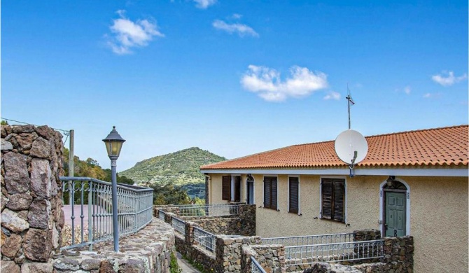 Amazing apartment in San Giovanni with Outdoor swimming pool and 2 Bedrooms
