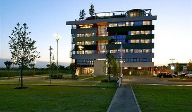 NEW IPOINT HOTEL