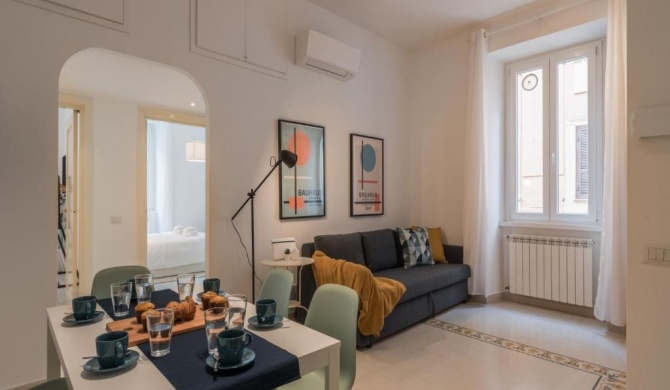 The Best Rent - Sunny three-bedroom apartment near Ottaviano metro stop