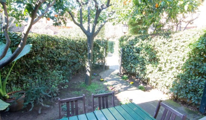 The Palatine Garden Apartment