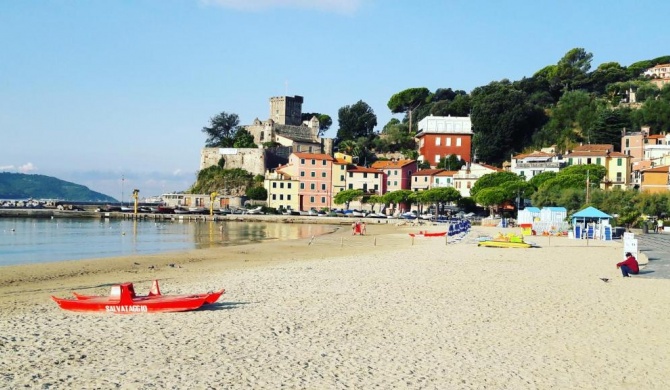 Aurora: Beach-5 Terre-trekking-excursions-relax